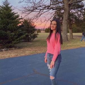 Meet your Posher, Adrienne